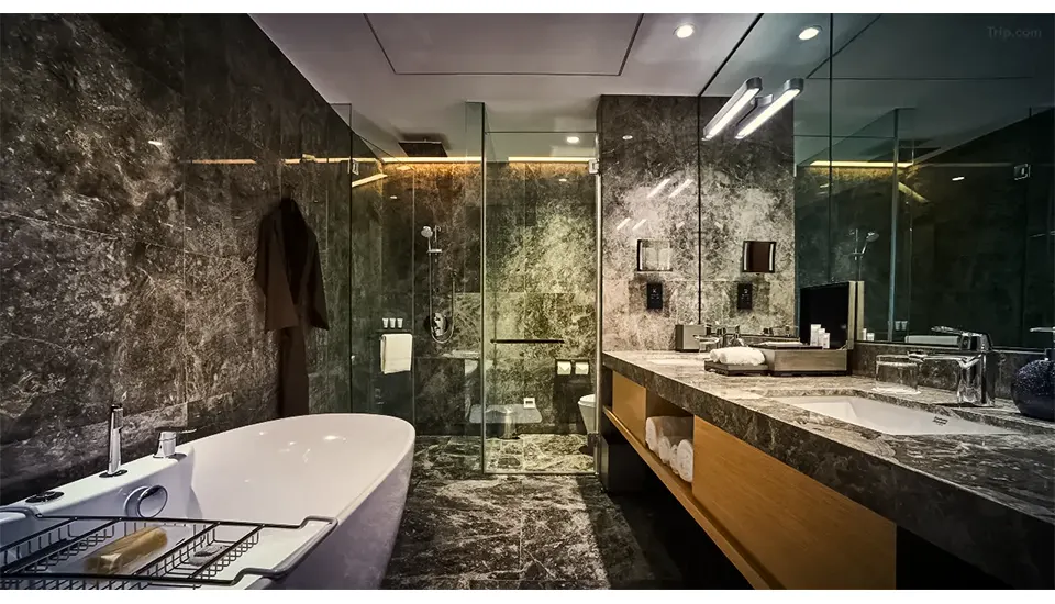 هتل ای کیو کوالالامپور